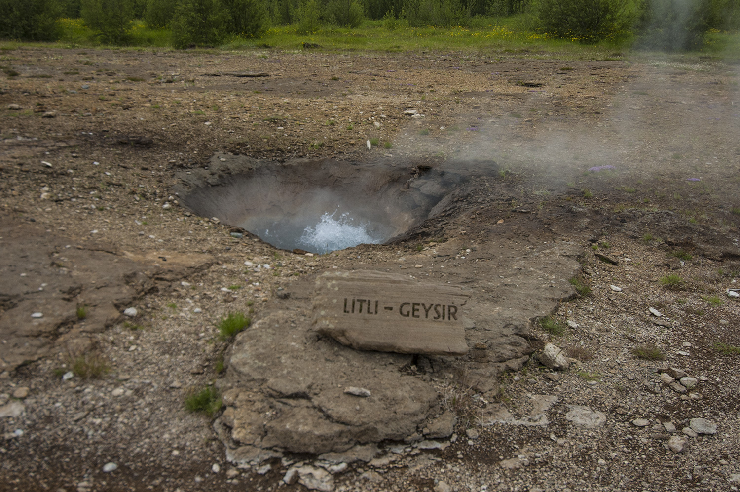 Mini Geyser. Pas actif.