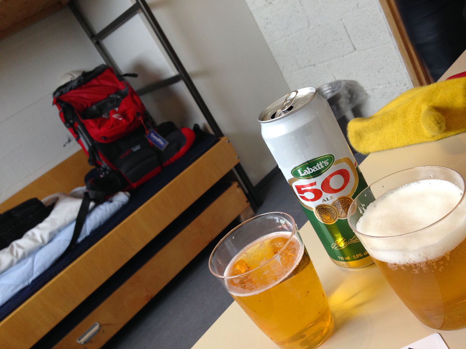 Vous ne rêvez pas, c'est bien de la 50. Mais non, ils n'en vendent pas ici. Mais vous saviez bien qu'on ne pouvait faire ce voyage sans boire de la 50. 