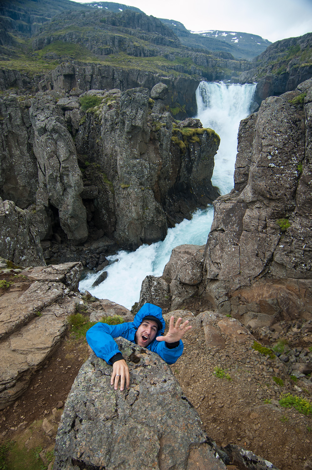 Les beaux-parents, ne vous en faite pas, votre garçon était en sécurité. 